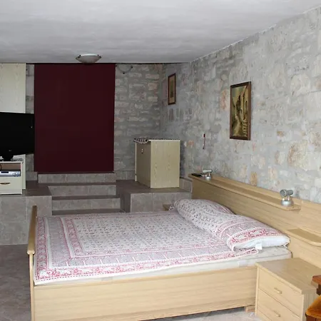 11152a Ližnjan